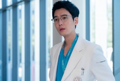 重磅彩蛋！原班人马郑敬淏以"金俊完"身份回归《总有一天机智的住院医生生活》