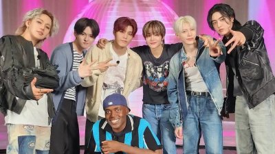 《小区明星K》人气爱豆们唱跳实力展现的访谈网综，相继邀请太阳（BIGBANG）、aespa、(G)I-DLE、IVE、NCT、金所泫...