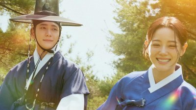 奇幻浪漫古装剧《月亮在江边流淌》今晚首播