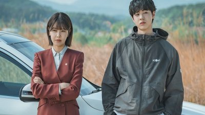 《偶像疯子》今晚首播：偶像被卷入杀人疑云，律师是其头号粉丝_立即观看_在线观看