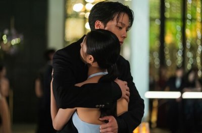 ​​​​​​​《不该接吻的!》张基龙与安恩真，能否将再度上演&ldquo;爆炸级&rdquo;心动之吻？今晚大结局！__免费观看__高清观看__在线观看